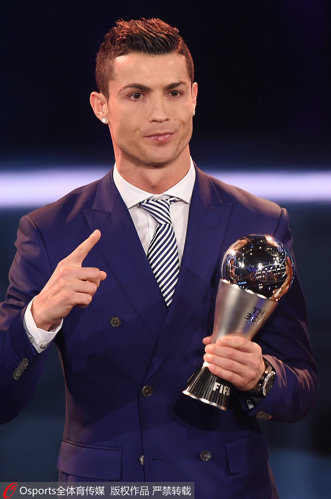 曼联球迷圣诞愿望清单：拿足总杯+欧冠资格，冬窗继续补强（红魔球迷圣诞心愿：冲击足总杯冠军、稳获欧冠席位，冬窗再补强）