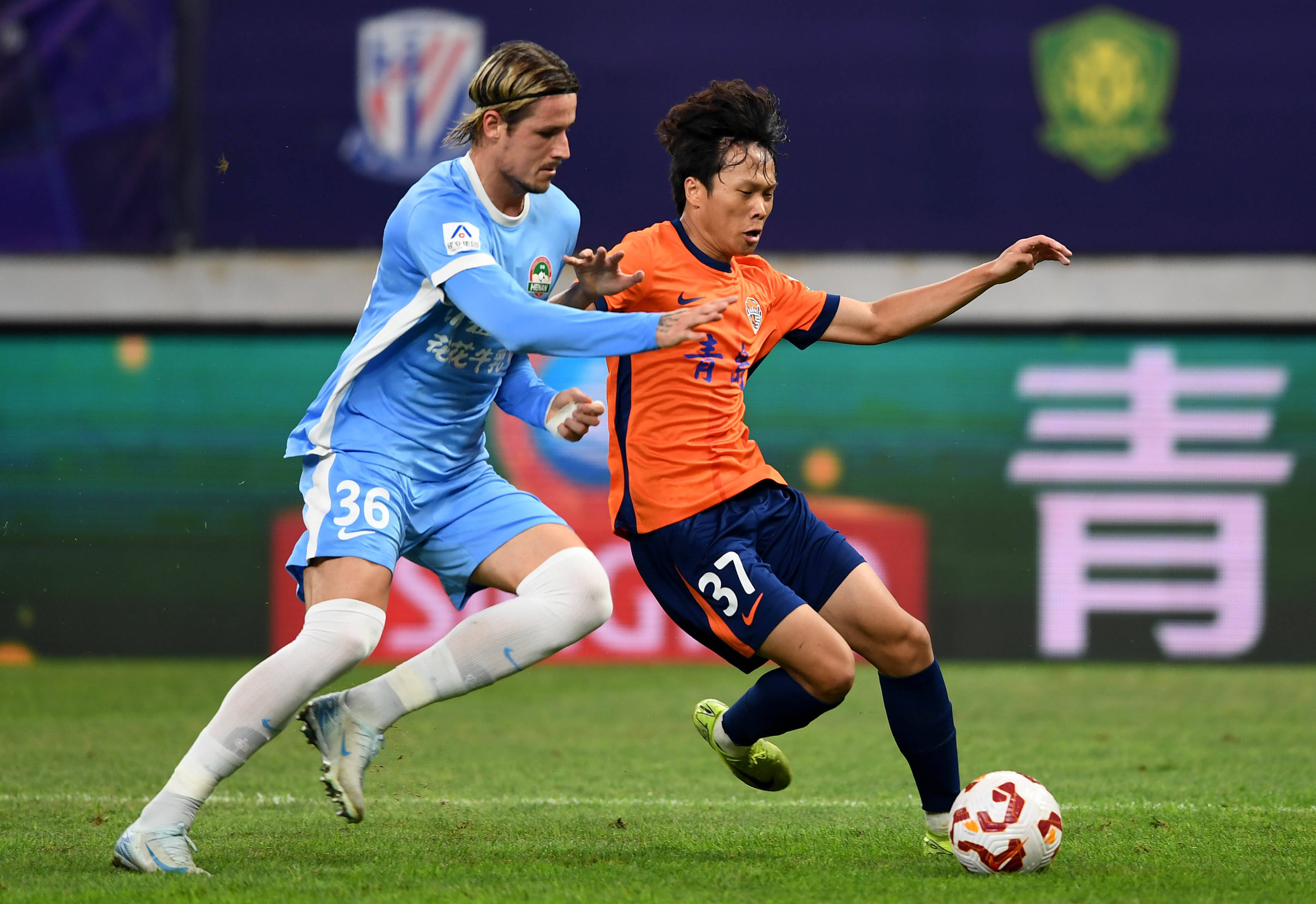 21世纪戴帽的巴萨球员：梅西48次断档领先，莱万4次跻身前五（21世纪巴萨帽子戏法榜：梅西48次领跑，莱万4次跻身前五）