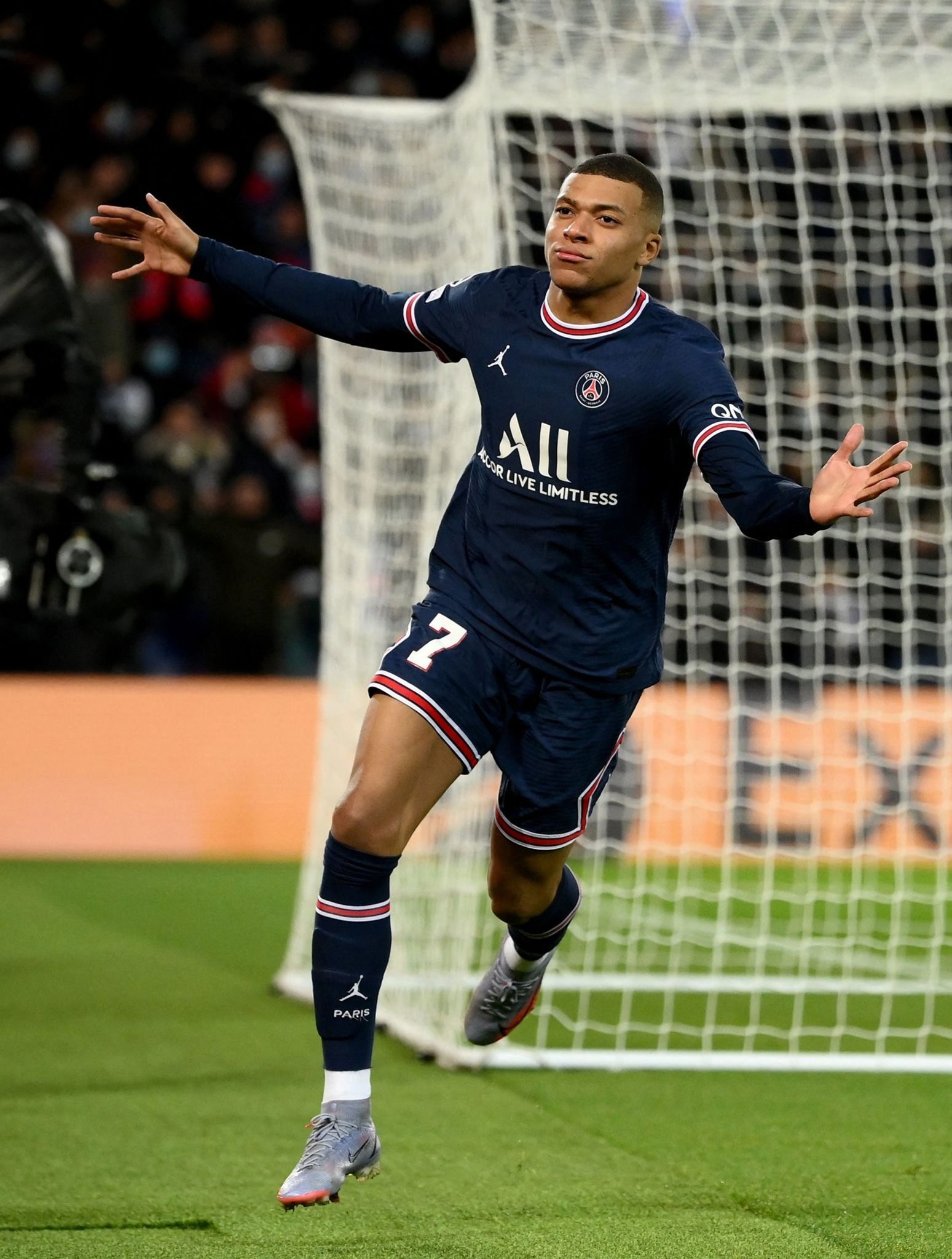 旧将BUFF+1，今夏离队的阿尔瓦罗攻破皇马大门（旧将效应再现：今夏离队的阿尔瓦罗反戈一击破门皇马）