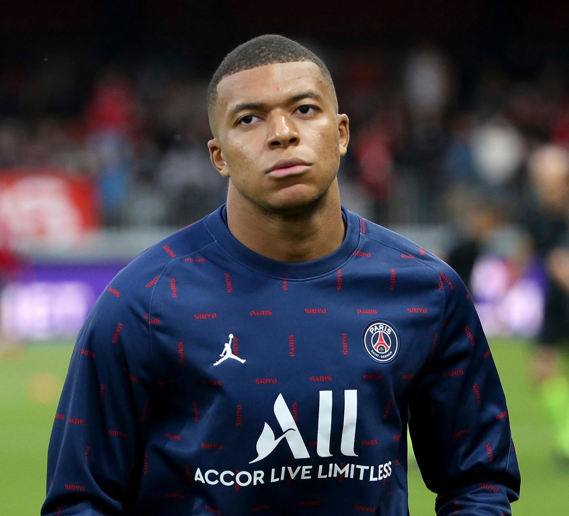 曼联非洲杯前目标四连胜！阿莫林确认库尼亚复出，评价其进球少问题（曼联力拼非洲杯前四连胜，阿莫林证实库尼亚复出并回应进球偏少）