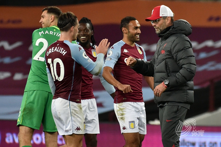 中场核心连续突破防守制造射门机会（中场指挥官连续冲击防线创造射门良机）