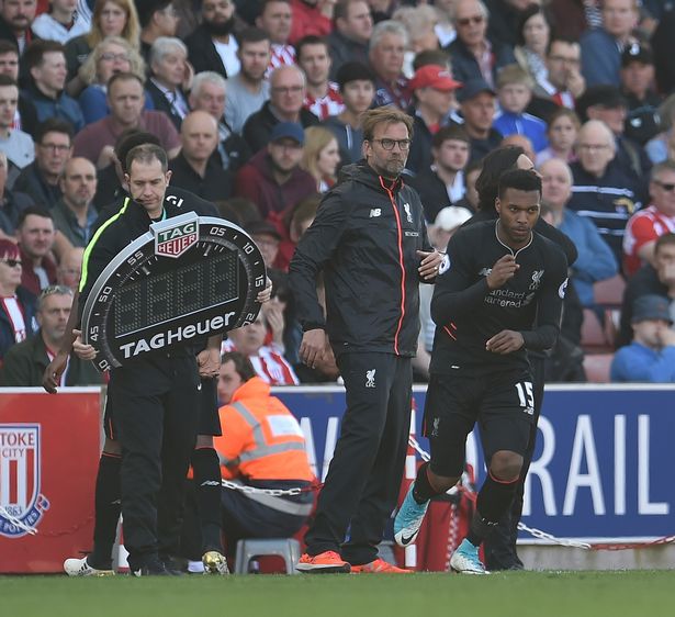 周定洋入围亚冠最佳球员，但因限薪令遭拒，欲重返欧洲或改身份寻求更高薪资。