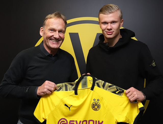 记者：那不勒斯想冬窗签梅努替德布劳内，可能租借+选择买断（那不勒斯欲冬窗引进梅努顶替德布劳内，或以租借附带买断条款）