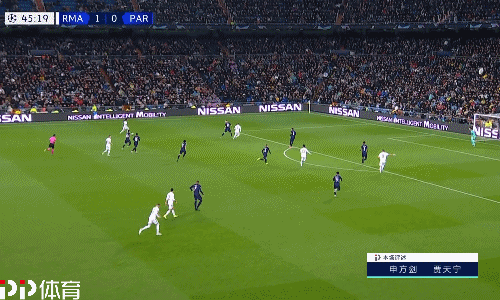 阿奇姆彭本赛季已打入15球，追平河南队单赛季进球纪录（阿奇姆彭本季斩获15球，追平河南队单季进球纪录）